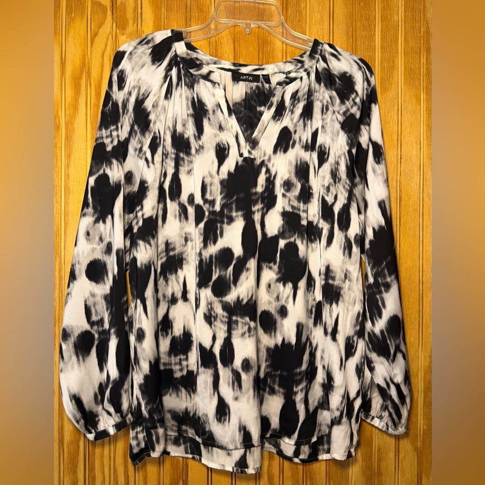 Apt. 9 Monochrome Abstract Blouse